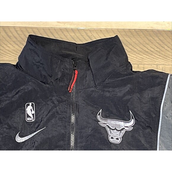 Chicago Bulls Nike Mens Large Track Jacket Black Grey NBA Basketball Coat Jersey - Picture 2 of 5